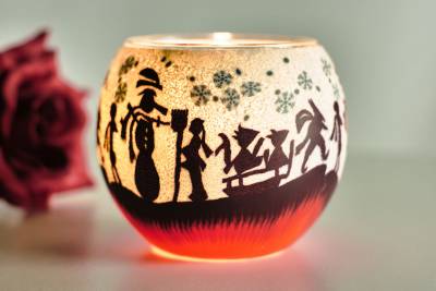 Leuchtglas 21834, Winter Spaß im Schnee, 11cm Handmodelliertes Unikat in Serie - 1
