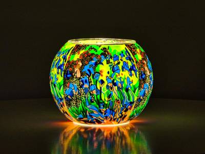 Leuchtglas Nr.93 Flowerpower in grün auf einem 15cm Leuchtglas - 1