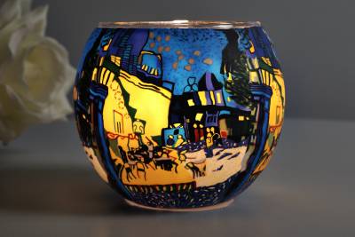 Leuchtglas 21614 Café-Szene in nächtlicher Gasse Ø11cm Lebendiges Stadtmotiv Unikat in Serie - 1