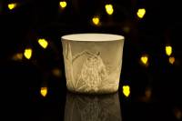 Hellmann Starlight Votiv small Nr. 149: Weise Eule im Biskuitporzellan-Windlicht